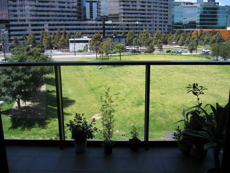 38/801 Bourke Street, Docklands VIC 3008