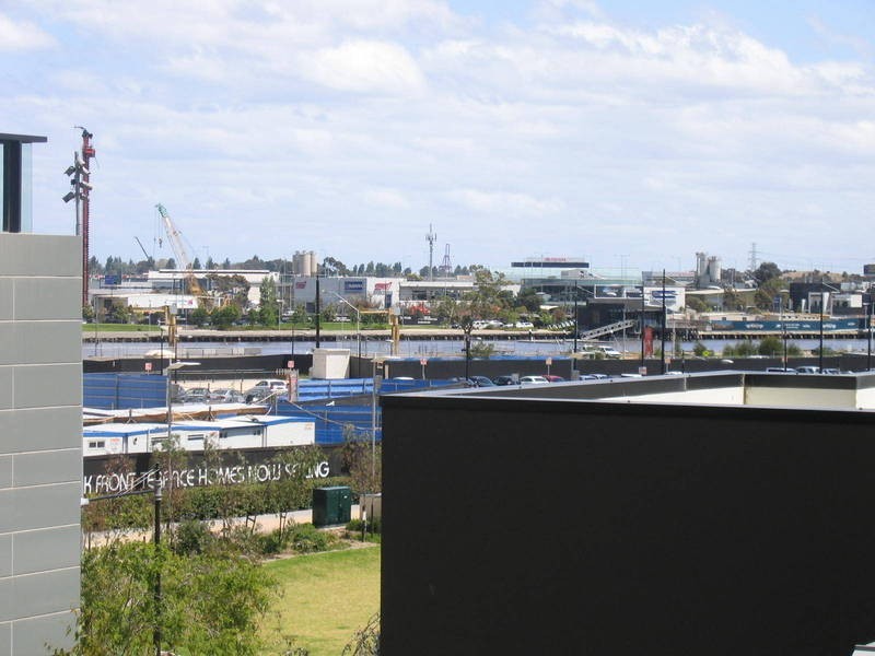 38/801 Bourke Street, Docklands VIC 3008