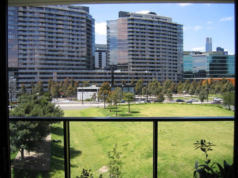38/801 Bourke Street, Docklands VIC 3008