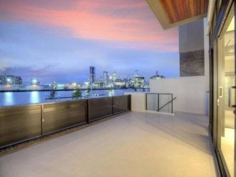 36 Southwharf Drive, Docklands VIC 3008