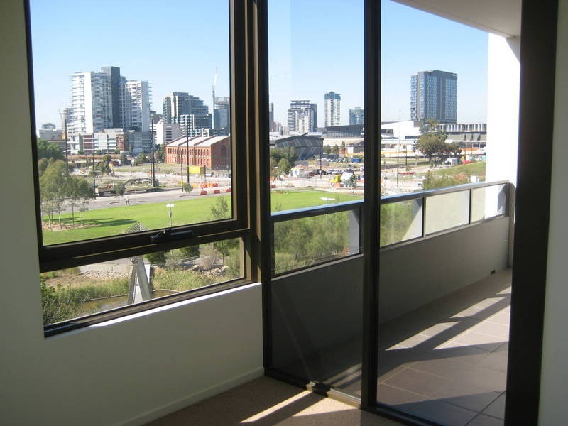 402/1 Encounter Way, Docklands VIC 3008