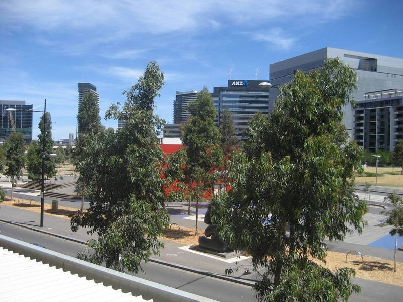 102/18 Waterview Walk, Docklands VIC 3008