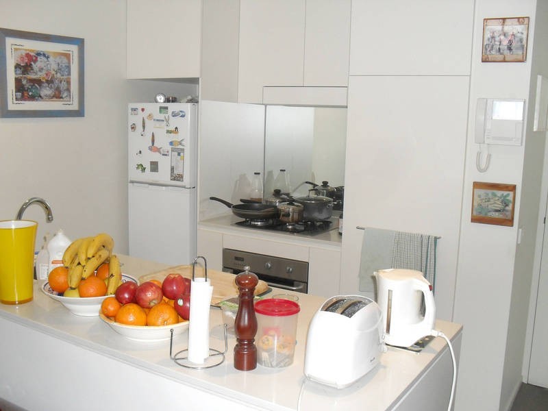 1402/8 McCrae Street, Docklands VIC 3008