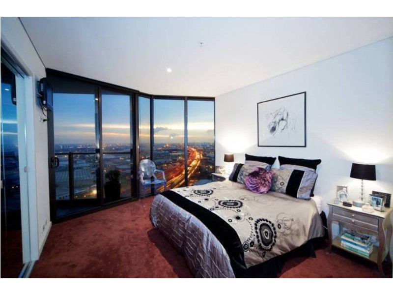 2405/90 Lorimer Street, Docklands VIC 3008