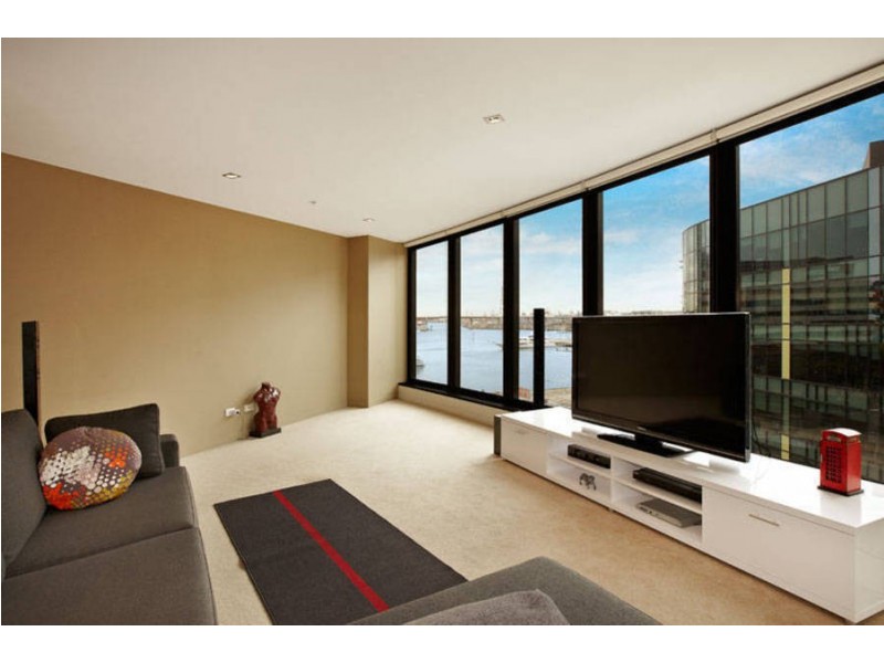 912/100 Harbour Esplanade, Docklands VIC 3008