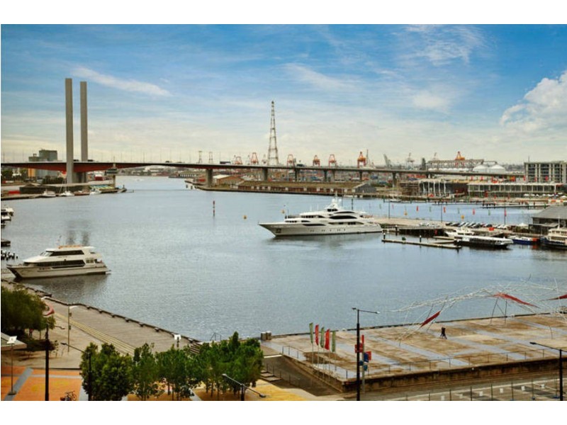912/100 Harbour Esplanade, Docklands VIC 3008