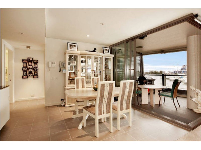 202/98 River Esplanade, Docklands VIC 3008