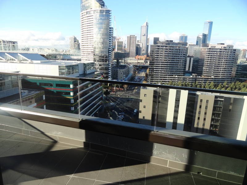 1503/815 Bourke Street, Docklands VIC 3008