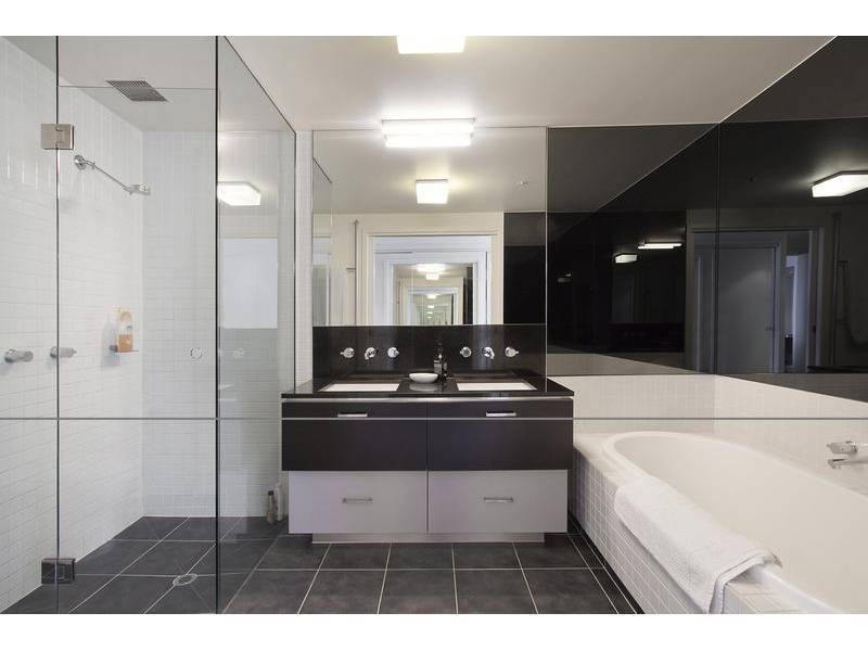 1008/50 Lorimer Street, Docklands VIC 3008