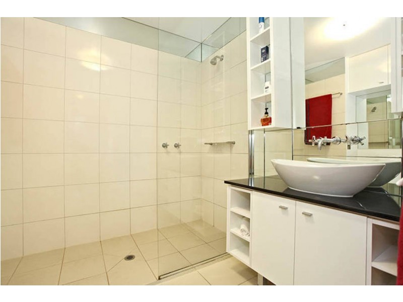 711/60 Siddeley Street, Docklands VIC 3008