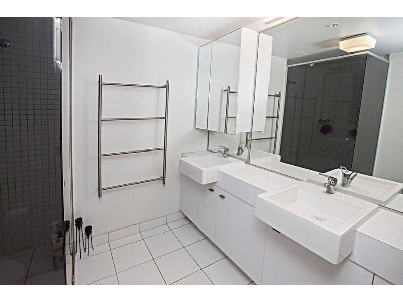 403/84 River Esplanade, Docklands VIC 3008