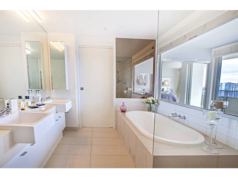 2701/80  Lorimer Street, Docklands VIC 3008