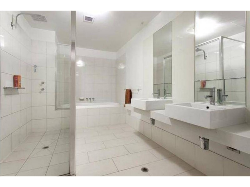 913/60 Siddeley Street, Docklands VIC 3008