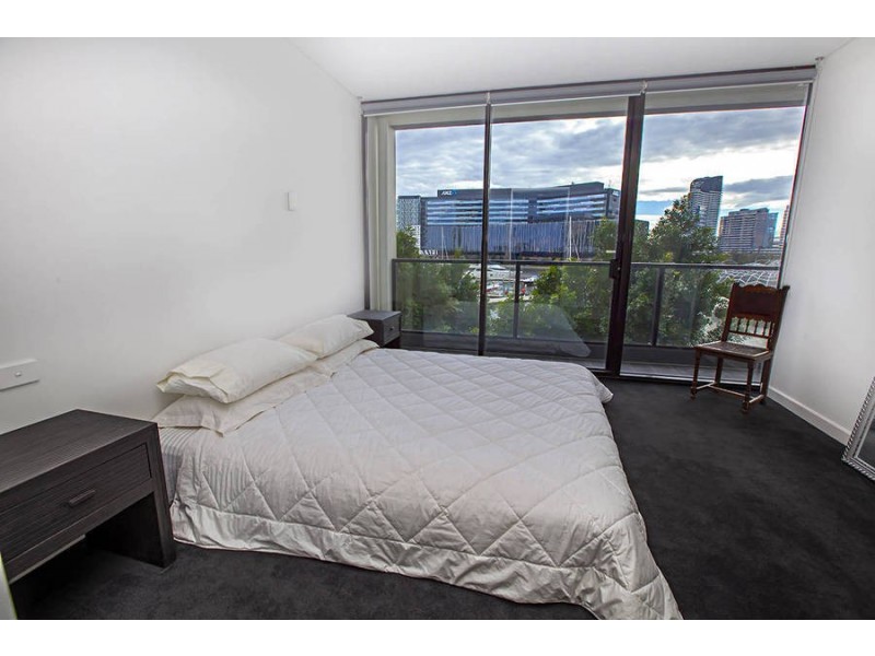 301 /60 Lorimer Street, Docklands VIC 3008