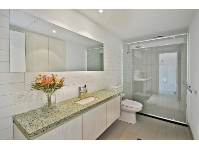 1008/673 LaTrobe Street, Docklands VIC 3008