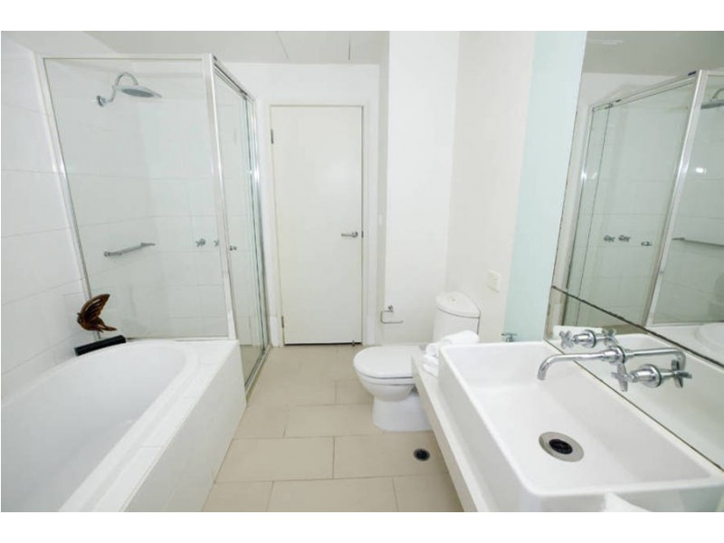 814/60 Siddeley Street, Docklands VIC 3008