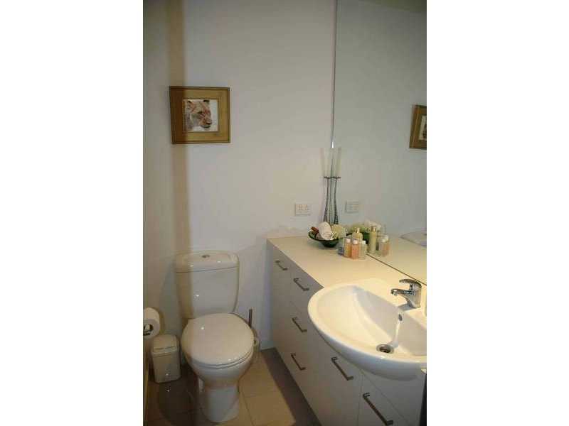 1906/5 CARAVEL LANE, Docklands VIC 3008