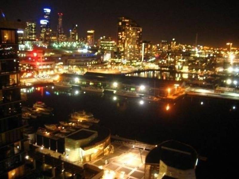 1707 / 39  CARAVEL LANE, Docklands VIC 3008