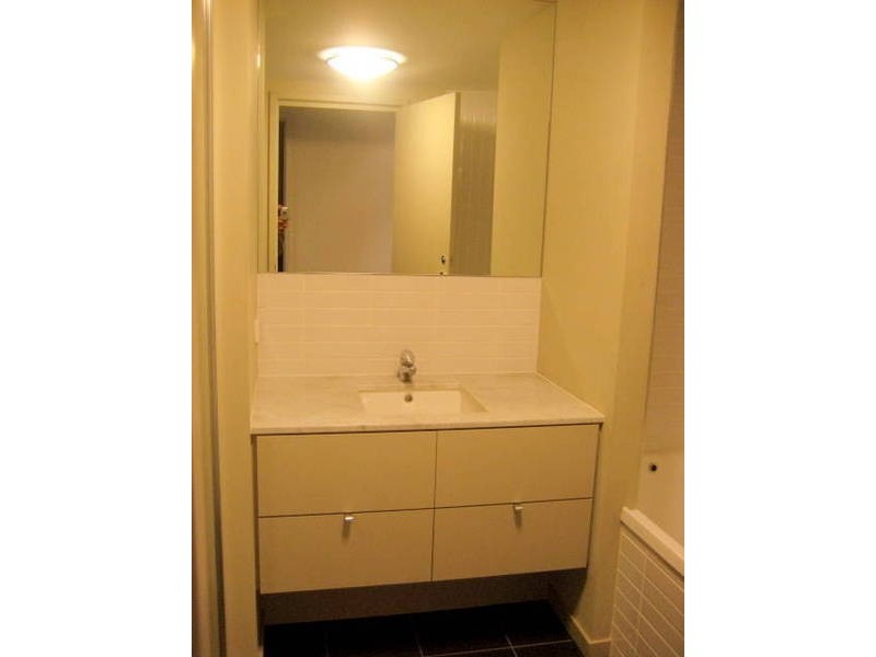 1707 / 39  CARAVEL LANE, Docklands VIC 3008