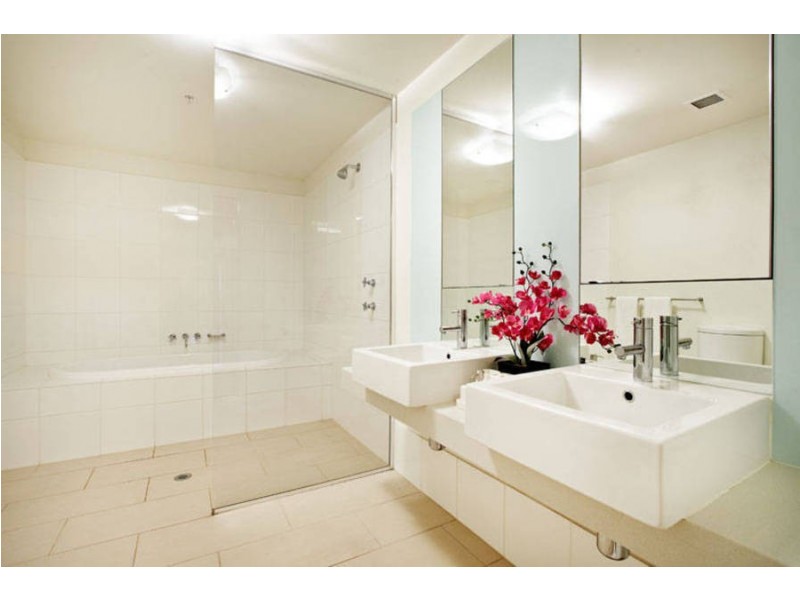 114 / 60 Siddeley Street, Docklands VIC 3008