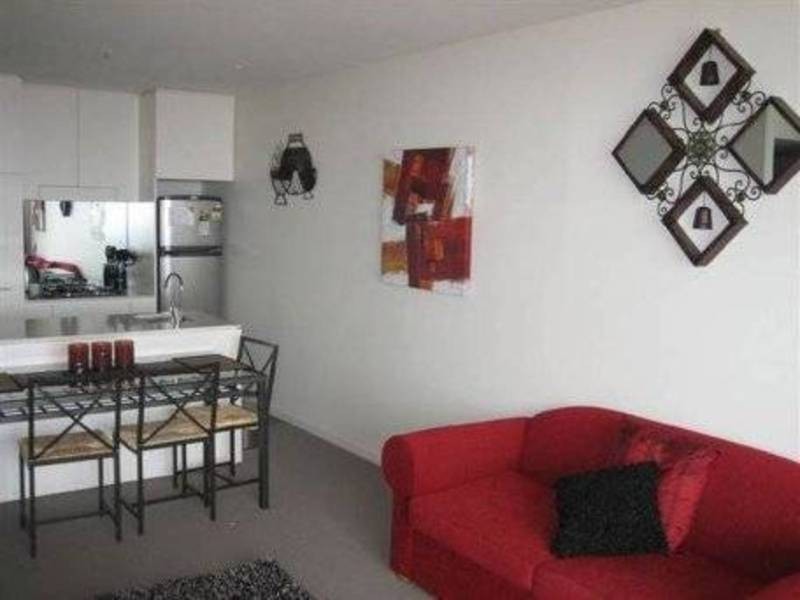 1303/ 8 MCCRAE STREET, Docklands VIC 3008