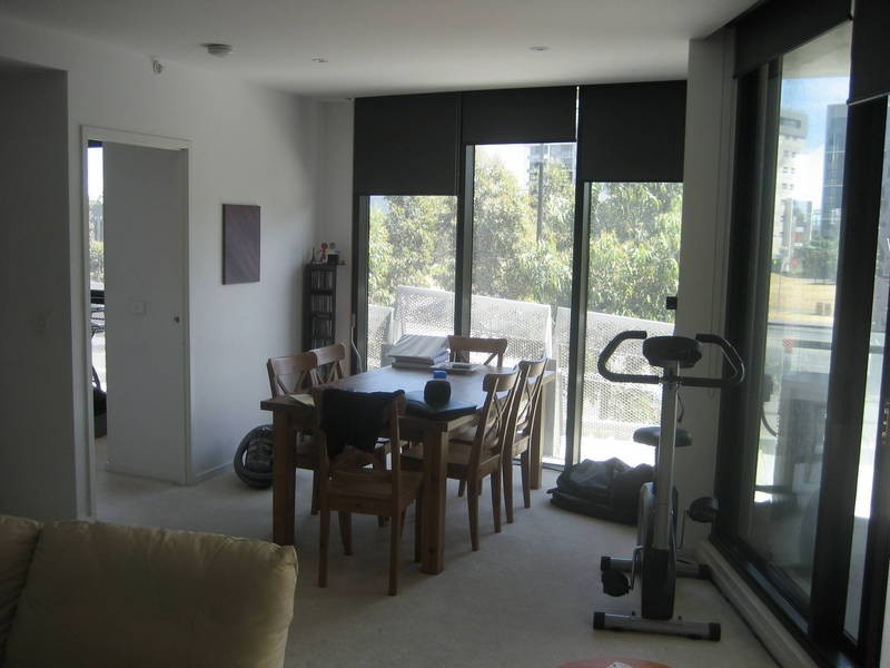 102 / 18 Waterview Walk, Docklands VIC 3008