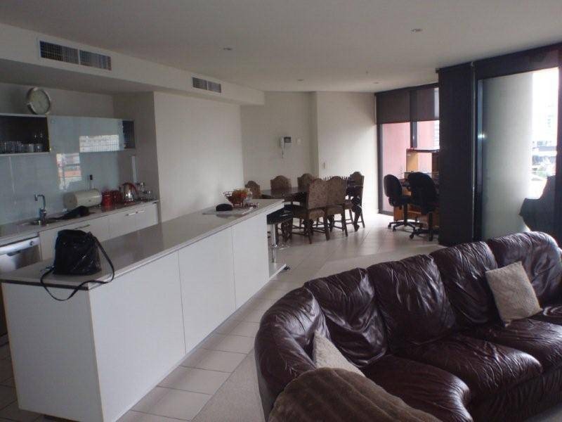 802 / 50 Lorimer Street, Docklands VIC 3008