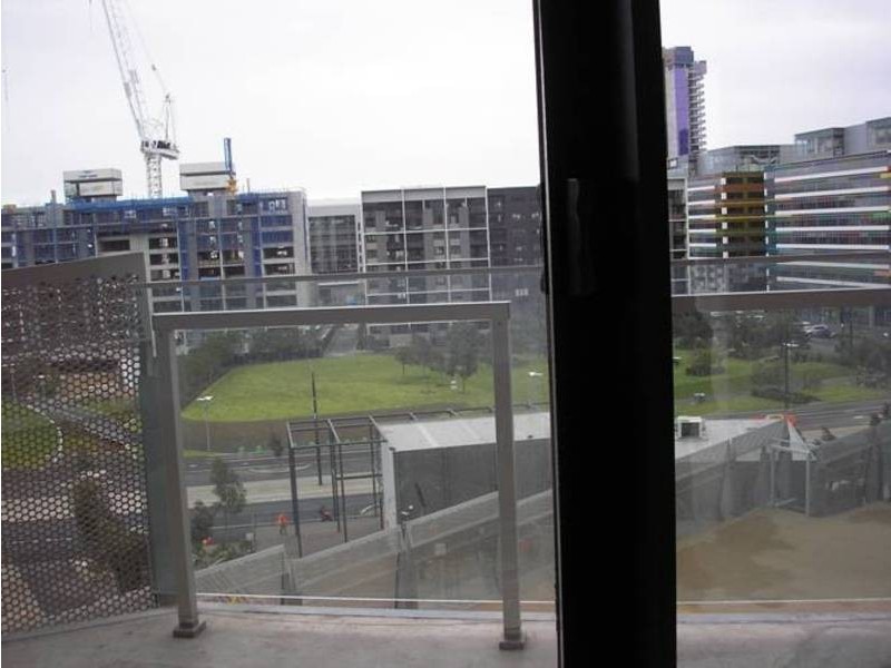 608/8 WATERVIEW WALK, Docklands VIC 3008