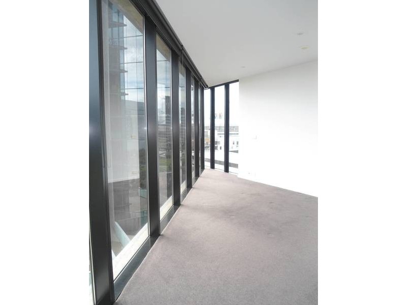 908 / 8 Waterview Walk, Docklands VIC 3008