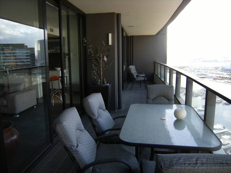 1403 / 70 Lorimer Street, Docklands VIC 3008