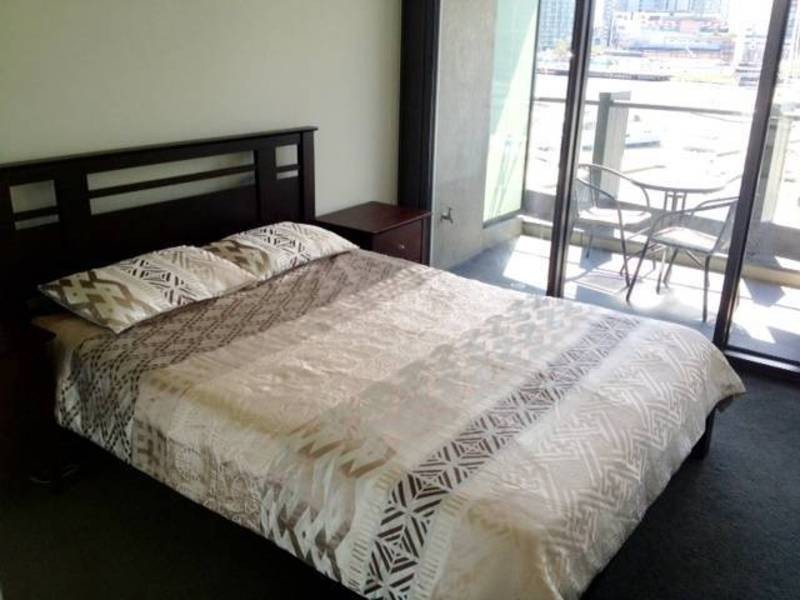 405 / 94 River Esplanade, Docklands VIC 3008