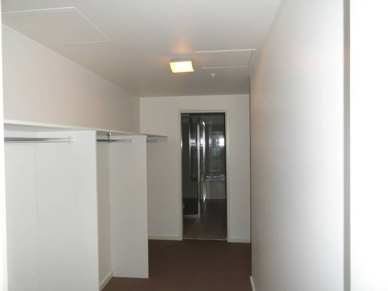 913 / 60 Siddeley Street, Docklands VIC 3008