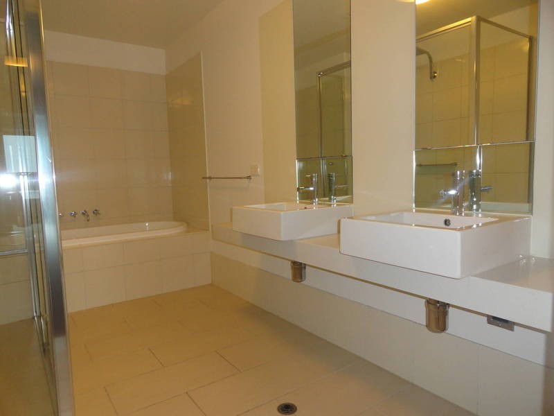 913 / 60 Siddeley Street, Docklands VIC 3008