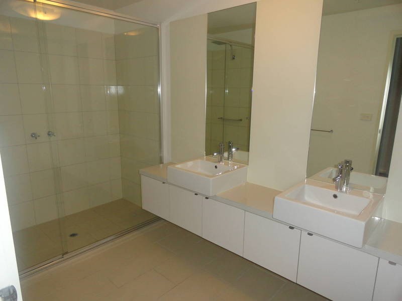 913 / 60 Siddeley Street, Docklands VIC 3008