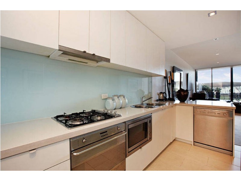 402 /60 SIDDELEY STREET, Docklands VIC 3008