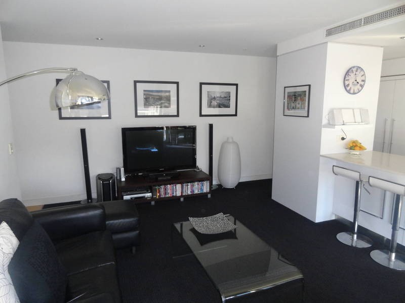 403 / 84 River Esplanade, Docklands VIC 3008