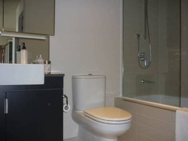 84 /  801 Bourke Street, Docklands VIC 3008