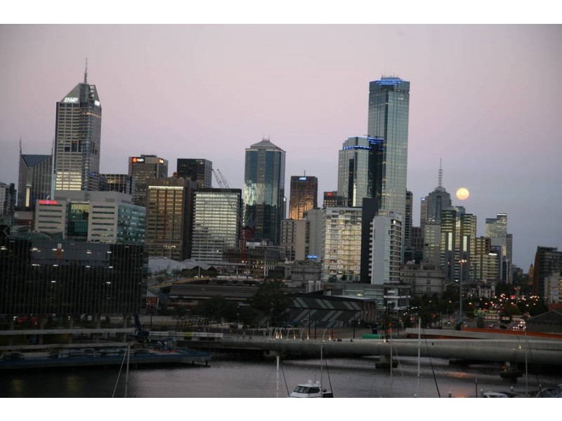 302 / 86 River Esplanade, Docklands VIC 3008