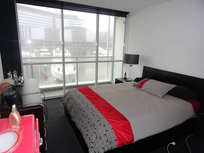 302 / 86 River Esplanade, Docklands VIC 3008