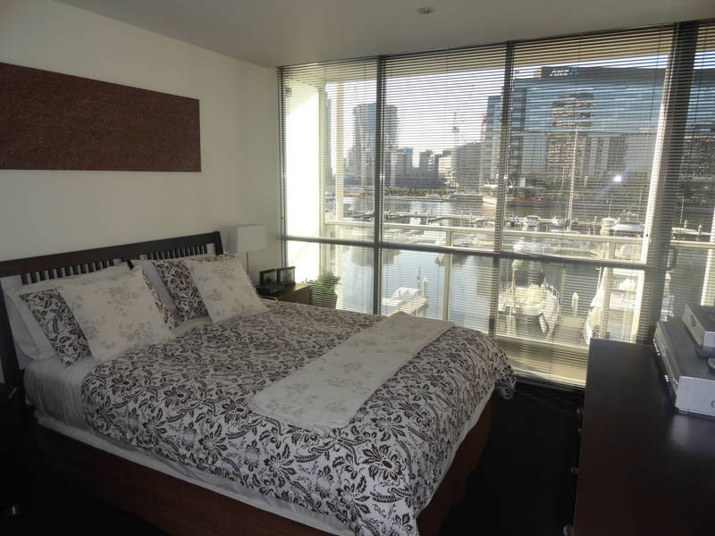 302 / 86 River Esplanade, Docklands VIC 3008