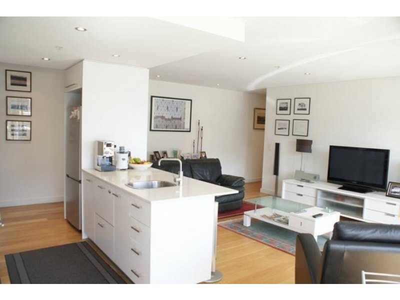 302 / 86 River Esplanade, Docklands VIC 3008