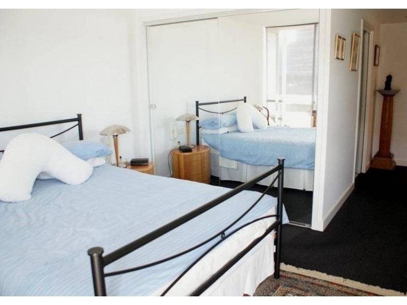 302 / 86 River Esplanade, Docklands VIC 3008