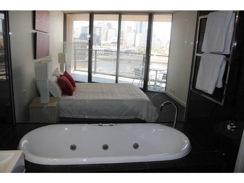903/ 90 Lorimer Street, Docklands VIC 3008