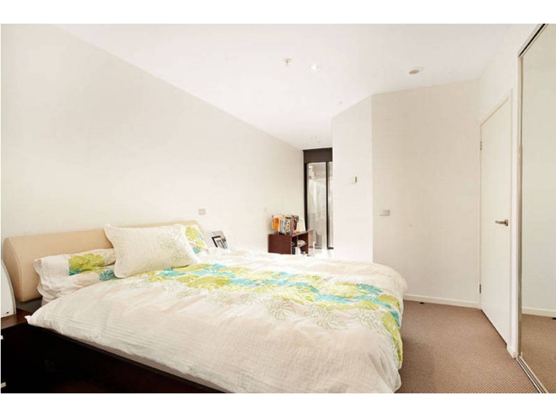 1306 / 8 Waterview Walk, Docklands VIC 3008