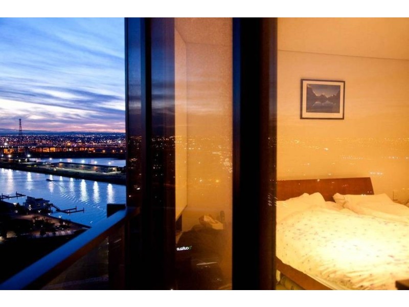 2005 / 90 Lorimer Street, Docklands VIC 3008