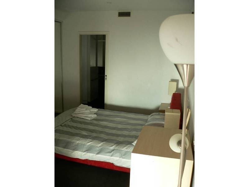 104/ 8 Waterview Walk, Docklands VIC 3008