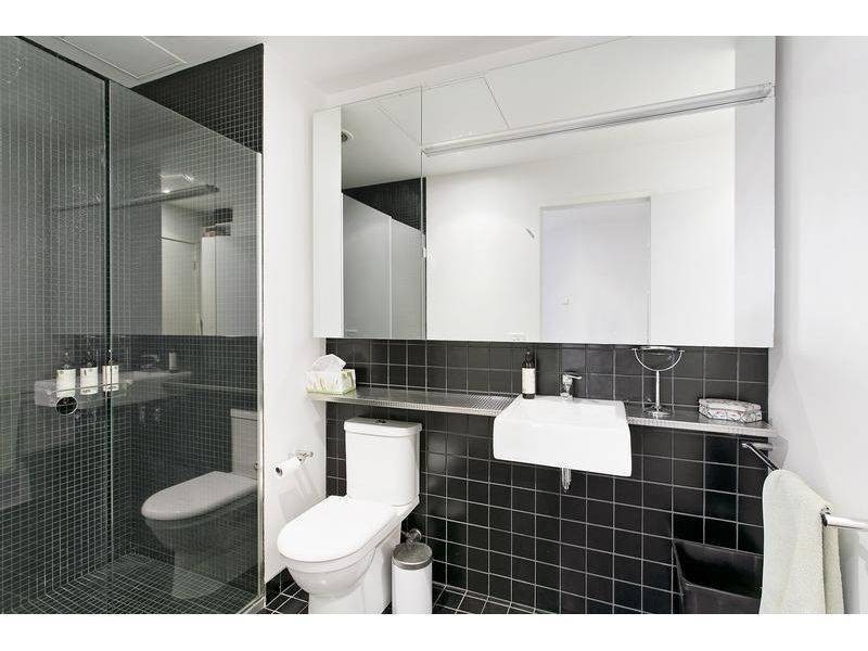 1101 / 18 Waterview Walk, Docklands VIC 3008
