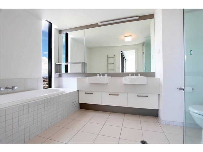 2705 / 70 Lorimer Street, Docklands VIC 3008