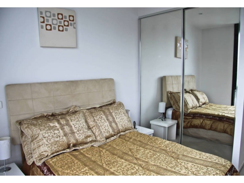 1705 / 8 Waterview Walk, Docklands VIC 3008