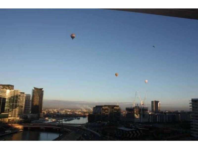 1410 /60 Siddeley Street, Docklands VIC 3008